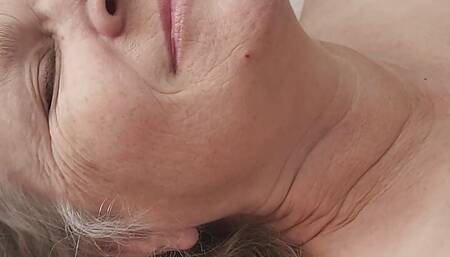 Watch me get my pussy fucked and we cum together!