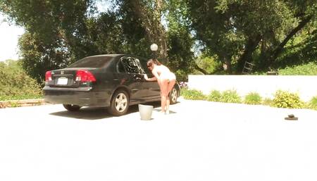 Celeste Star and Sinn Sage are sapphics with lots of hair on