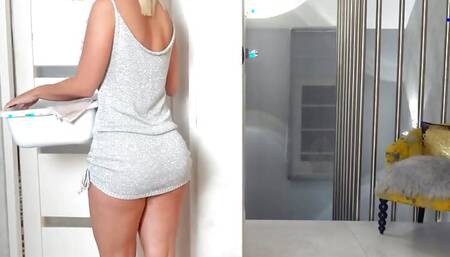 Stepsons Sticky Socks - S17:e6