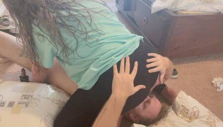 Sweaty Sweetness Phoenix Stacy's Playful Face Sitting Tease