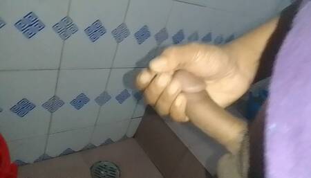 Desi boy doing handling by big penis in bathroom