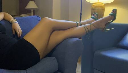 FOOT WORSHIP - LICK MY HEELS AND KISS MY FEET SLAVE!!! - PRINCESS VIOLET