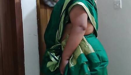 When My Mother Not At Home I fuck My Desi Maid While she was clean my room!