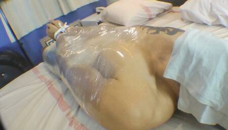 FACESITTING WITH SLAVE IN CAPTIVITY AND MUMIFIED BY PENÉLOPE PINK AND DANIEL SANTIAGO CAM BY DANI FULL HD