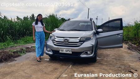 195 - Vic revving Honda in heels & bare