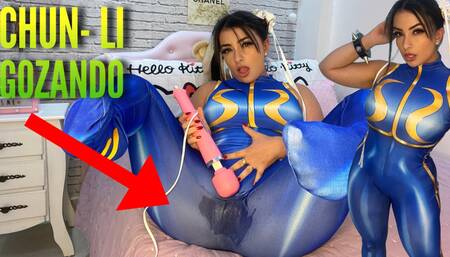 Chun Li cosplay blowjob ahegao and SQUIRTING IN LEGGINGS AFTER CUMMING WITH HER HITACHI VIBRATOR