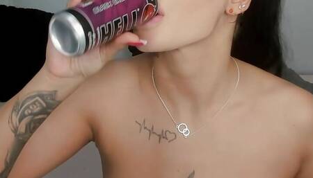 Cheeky Brunette Charm ????