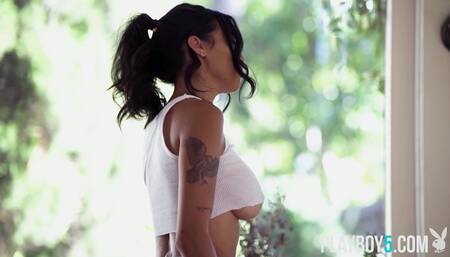 Curvy Asian MILF exposes super hot body