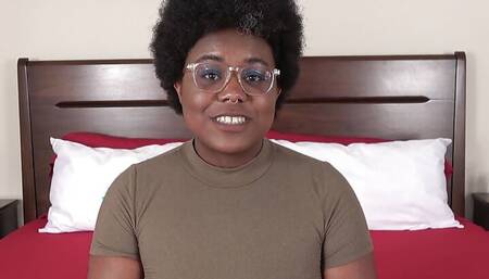 Desperate Amateurs Donna Star and Zuri get thier tight pussies stretched out