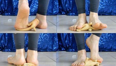 Asmr Crush Barefeet: Piglet