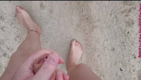 Outdoor Cum in Strumpfhose