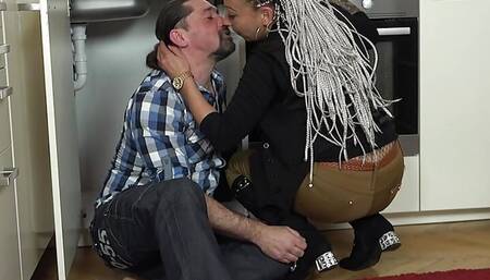German plumber fucks oriental queen