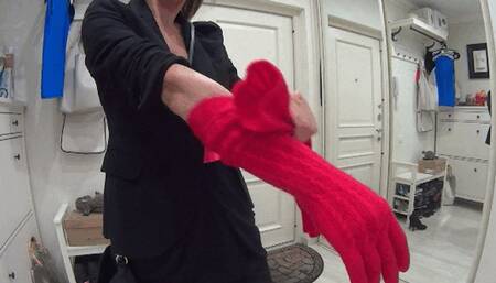 SHE TRANSFORMED ME INTO A MOUSE