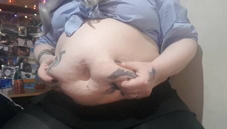 Deep Chubby Bellybutton Exploration