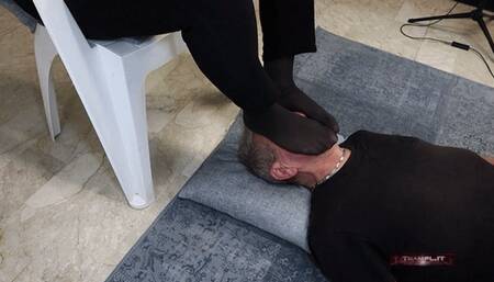 A990 Lady Bea In FootStool Face trample