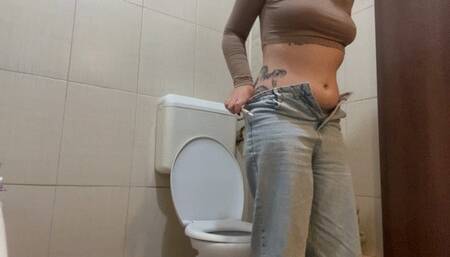 1 HOUR and a HALF TOILET SITTING COMPILATION DUMPING AND PEEING