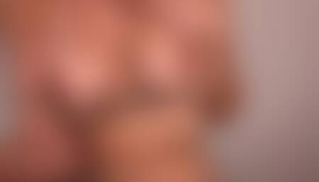 hier speel ik lekker met mijn stijve tepeltjes ????????????