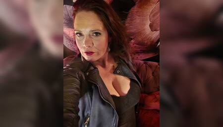 Squirting my couch all over with the biggest dildo i've got