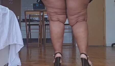 Gorda e sua micro saia