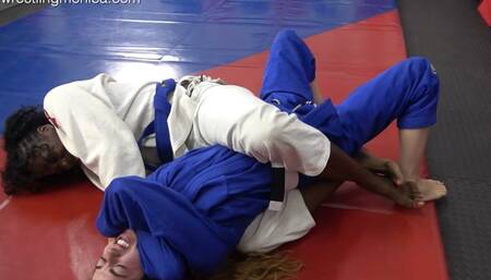 Kassidy vs Petra Gi Feet