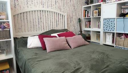 Step-sister in law 's smelly feet