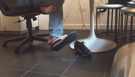 Male Shoeplay in sneakers