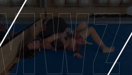 ITALIAN GIRLS-NEXT-DOOR - Beatrice - MIXED CATFIGHT!