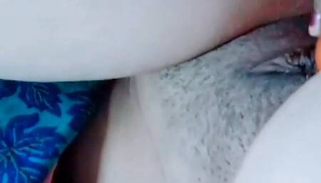 Hot girl masturbated with tomato, I masturbated by putting tomato inside my pussy, I