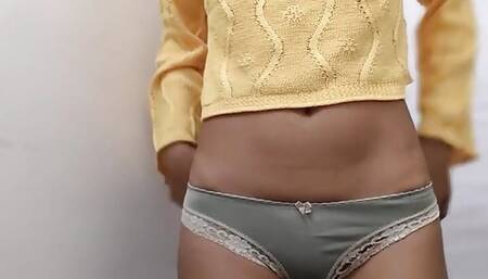 daring girl masturbating