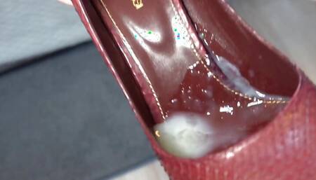 Sexy Secretary with Perfect Legs N Feet Giving the Boss a Footjob - Ends with Lots of Cum in Her Red High Heels - Business-bitch