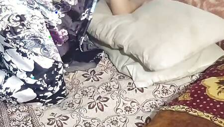 Pakistani Wife Pussy Fucked in Missionary