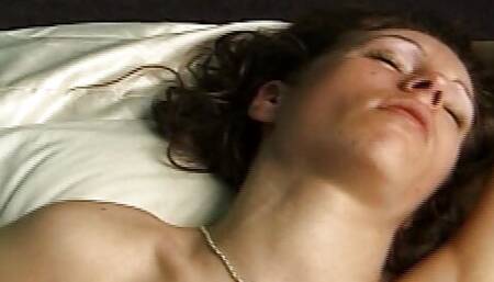 Horny teen gets her pussy pumped by a amateur guy after short casting