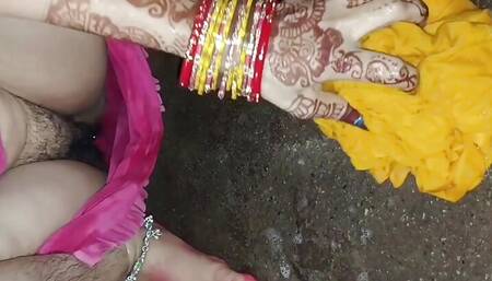 Indian bhabhi ko bahut jor se Lagi thi Dever ke saamne peshab kar diya