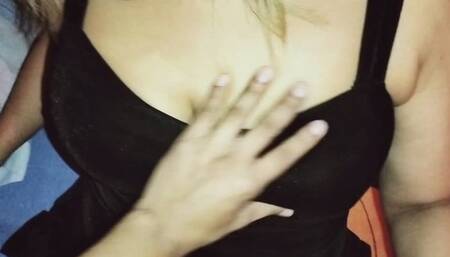 Milf rubia complace a su joven amante