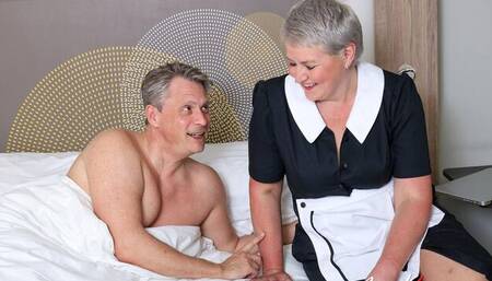 An older lady with round ass Candy Cummings fucked in the doggy style