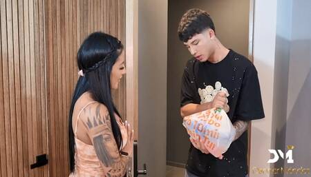 I fuck the delivery guy behind my mother's back - Danner Mendez and Mariana Martix