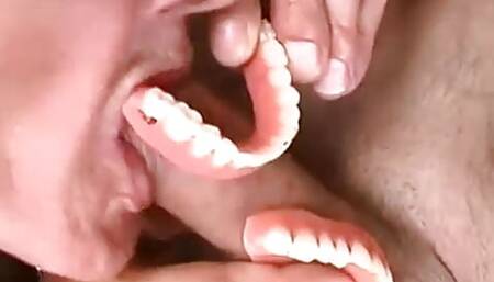 Gilfs without teeth is so horny