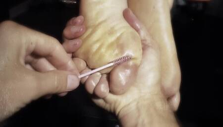 Lamuland - First time Ticked ! - tickle, tickled, ticklefetish, feet, fetish, footfetish