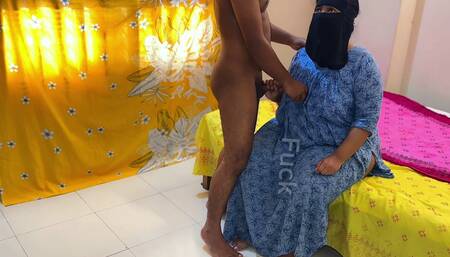 Egyptian Big Ass & Huge Tits Hot Aunty Room Share With Hotel Guy!