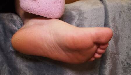 Therapeutic sole massage with a dry washcloth - moments of submission and relaxation