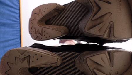 18 yo slut in Reebok sneakers and tight panties, fc193x 1080p