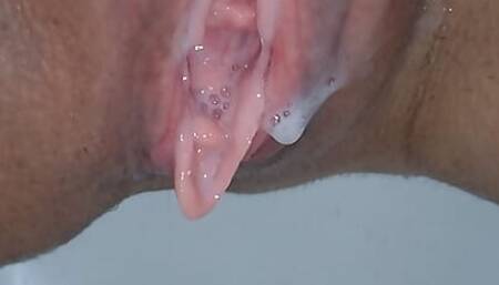 My hand and bottle in the my creamy pussy....mmm... I love this game