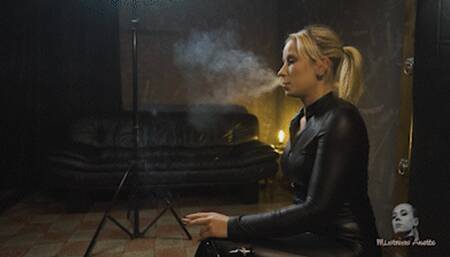 Leather smoke 4K MP4