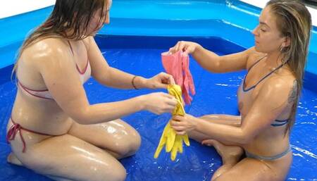 RUBBER GLOVES OIL WRESTLING Bella vs London