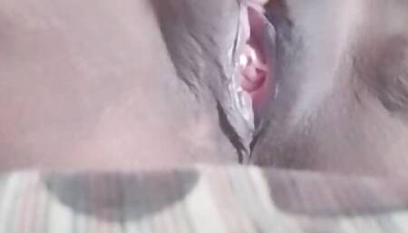 Rani bhabhi showed her pussy for the first time