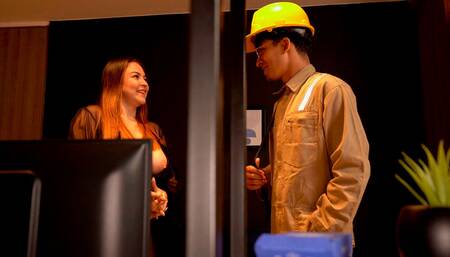 Internet service worker Thiago Lopez hooks up wifi to busty milf Daniela Gomez