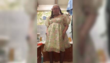 In babydoll style outfit to make a pee in my diaper