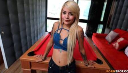 Colombian Whore Emmily likes getting smutted out