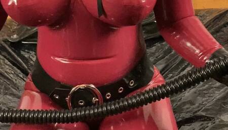 Rubbermissy enjoying her gasmask breathplay