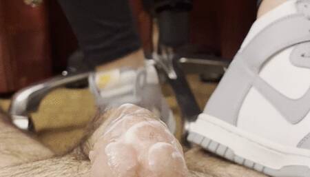 Cumming under new Nike Jordan